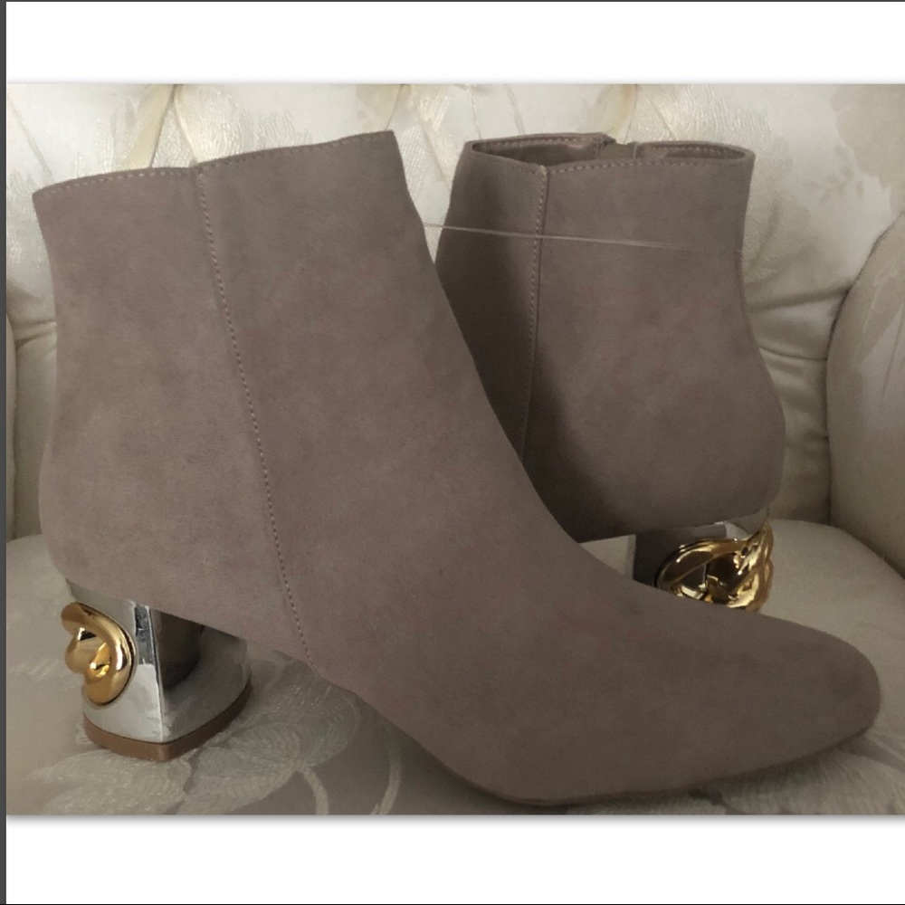GOLD/SILVER CHAIN LINK HEEL BOOT